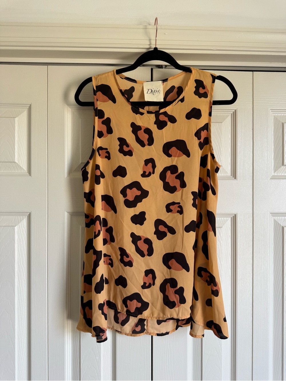 Boutique Women's Animal Print Sleeveless Top Size Large